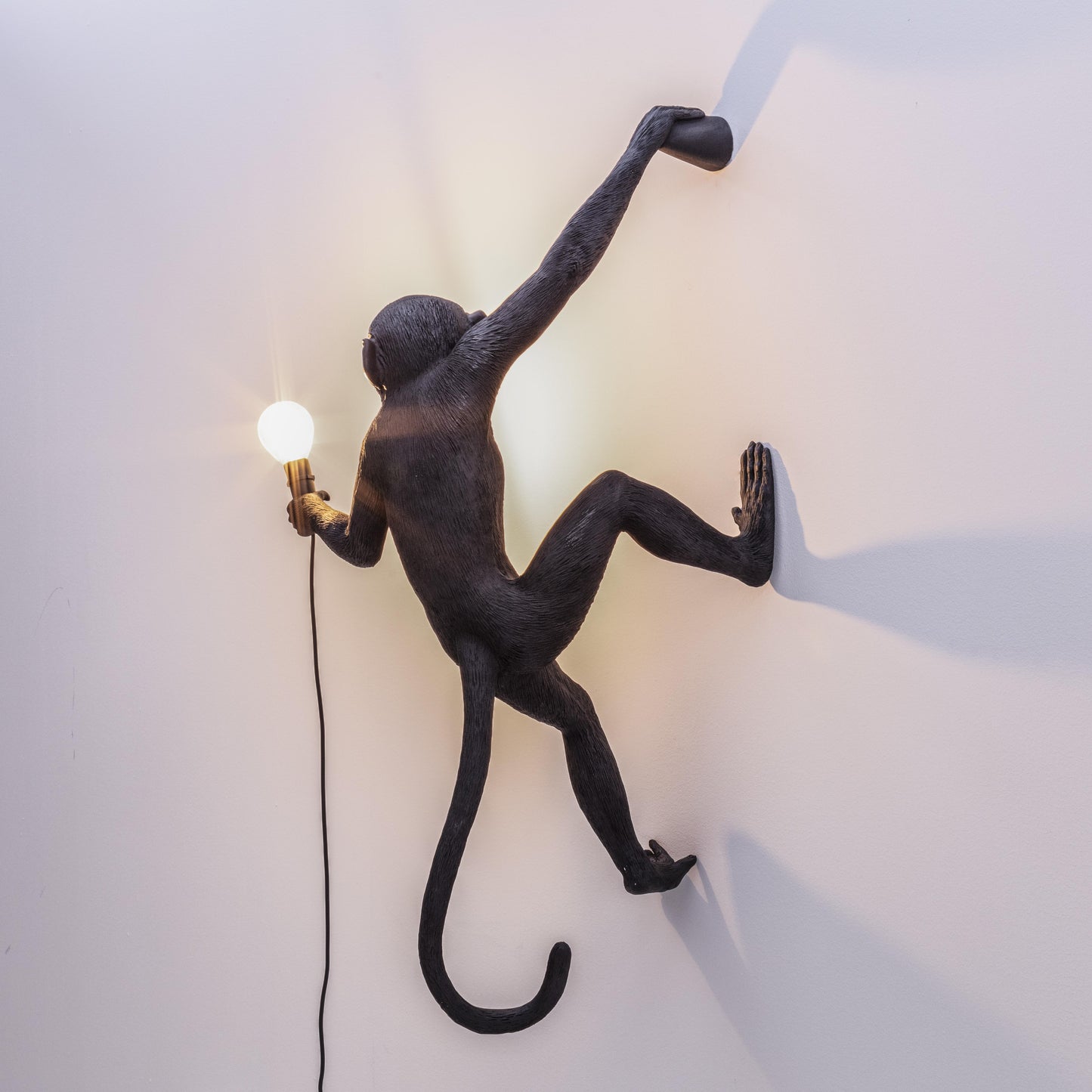 Seletti Monkey Lamp Hanging Version Right Hand Nero